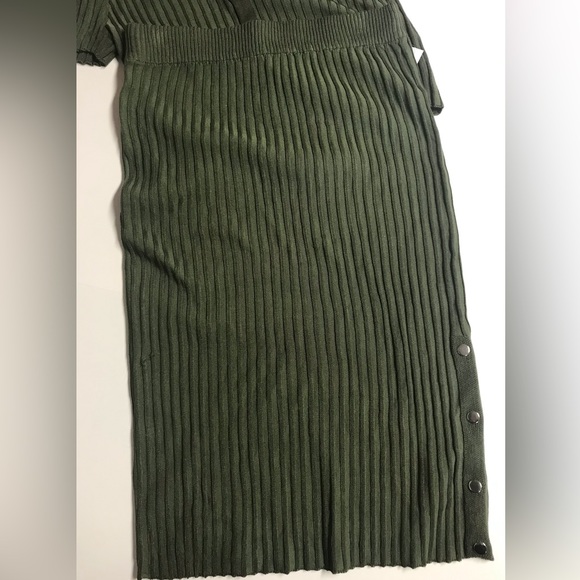 2 Piece Ribbed Knit V Neck Crop Top and High Waist MIDI, Bodycon Pencil Skirt - Picture 6 of 8